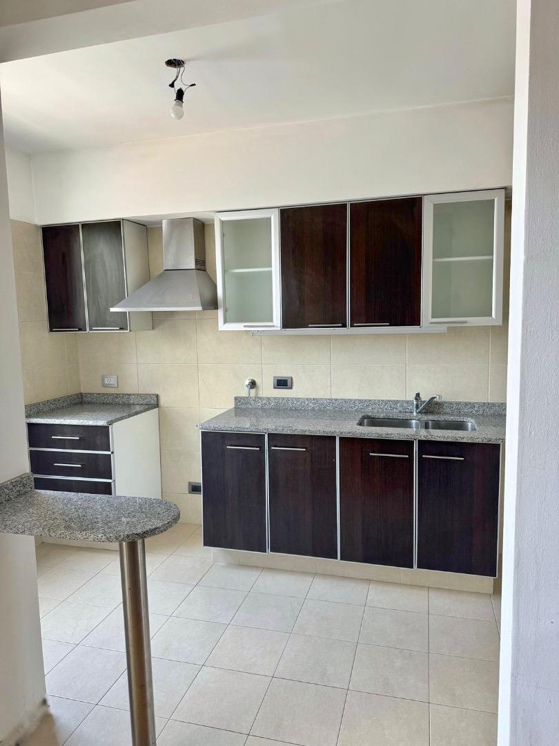 Departamento en Alquiler en Lomas De Zamora, $ 600.000