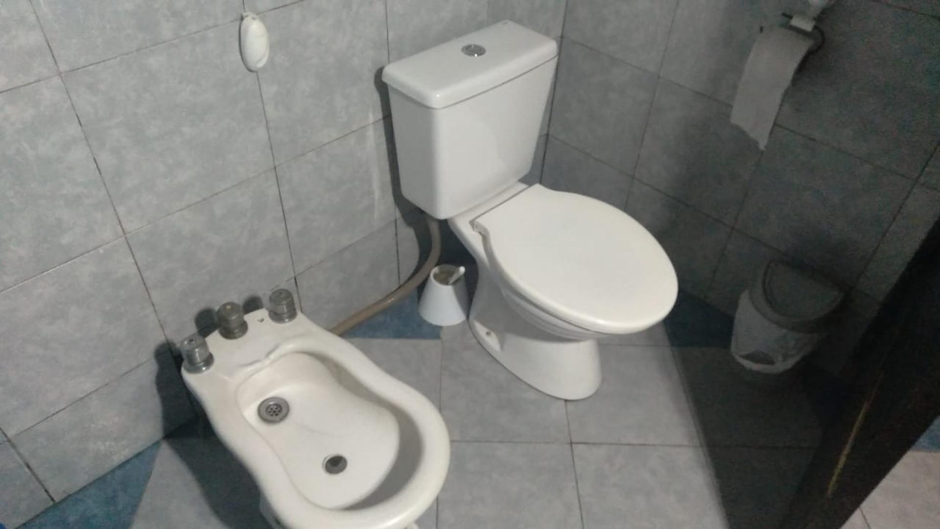 PROPIEDAD MULTIFAMILIAR con FONDO LIBRE en BILLINGHURST