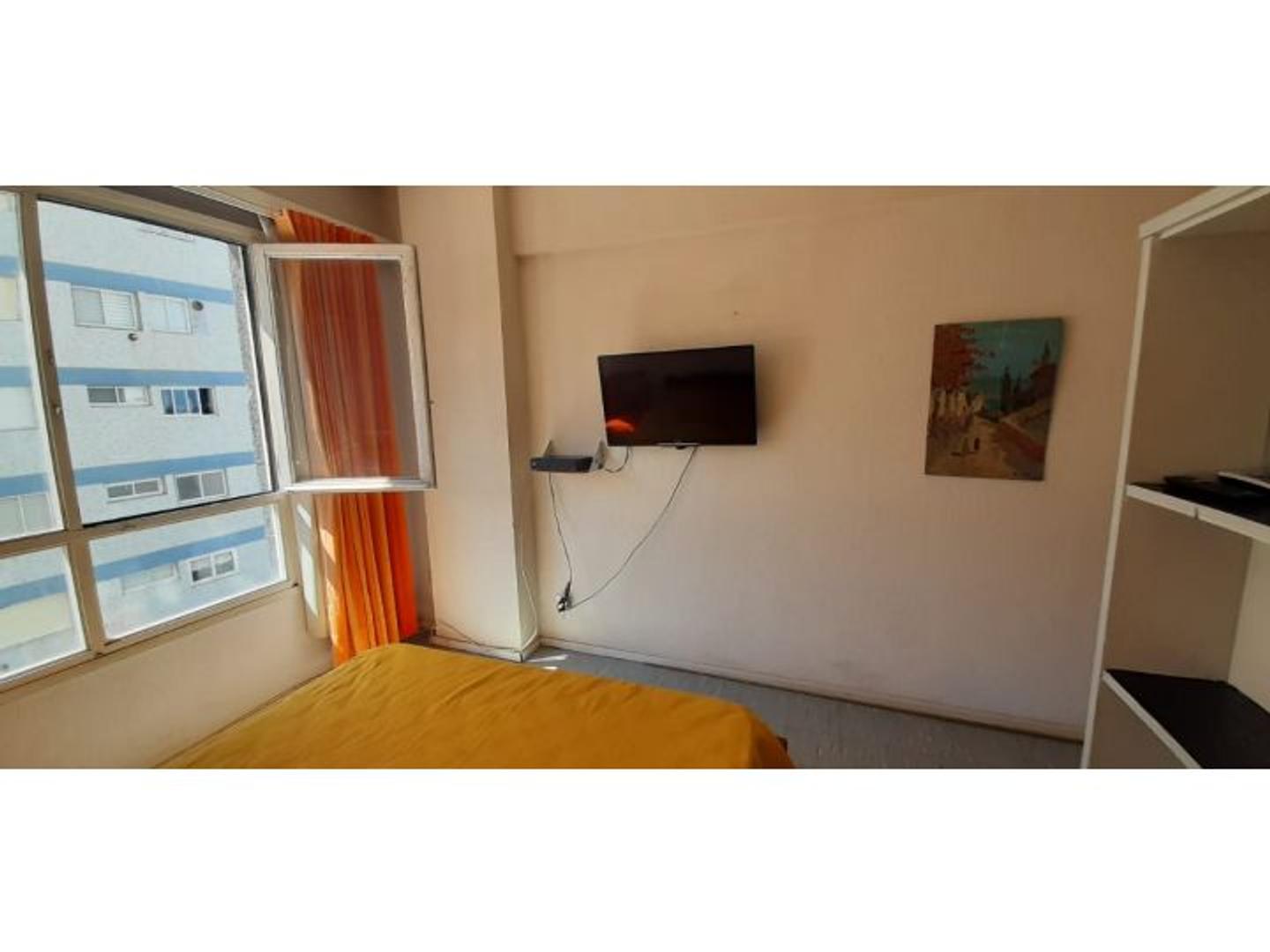 calle 23 623 , Piso 4