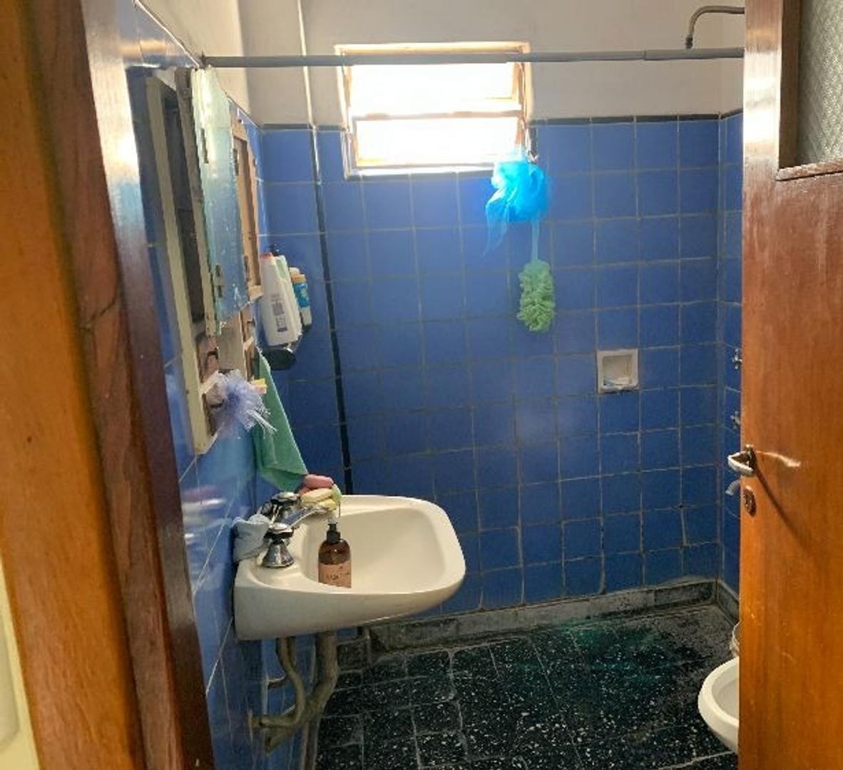 Casa 2 ambientes con 1 baño