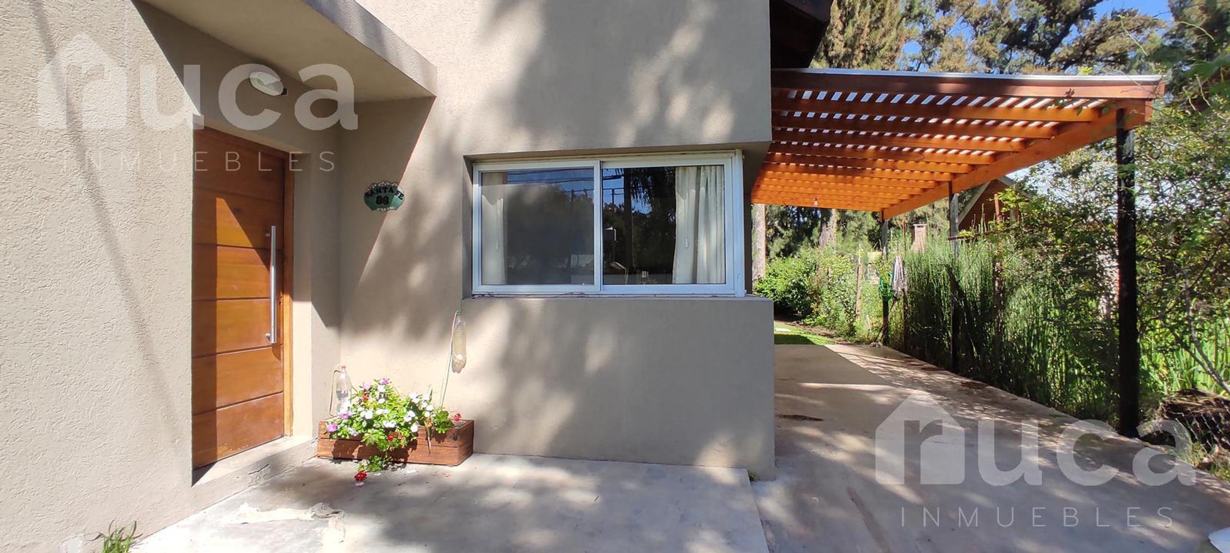 Casa 6 ambientes con 2 baños