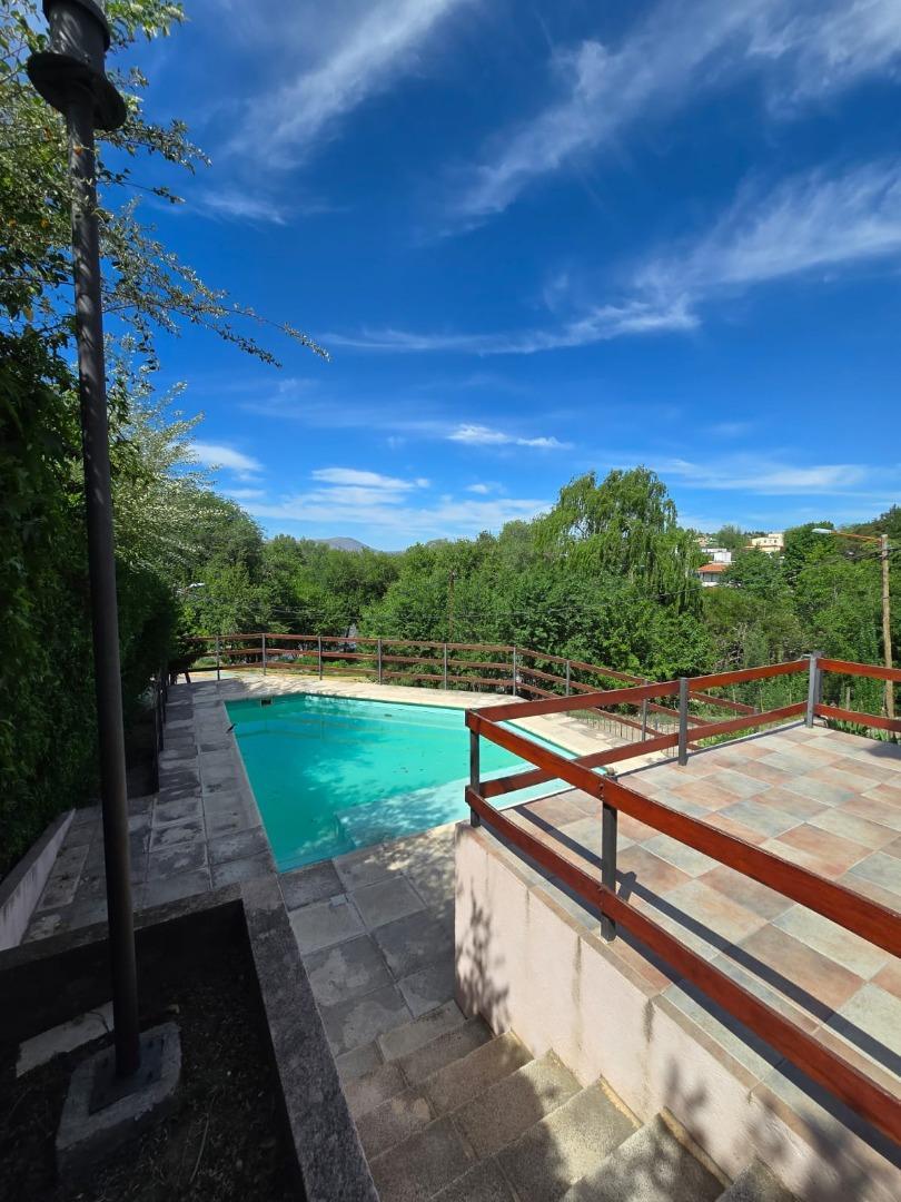 Casa en Venta con 5 cocheras