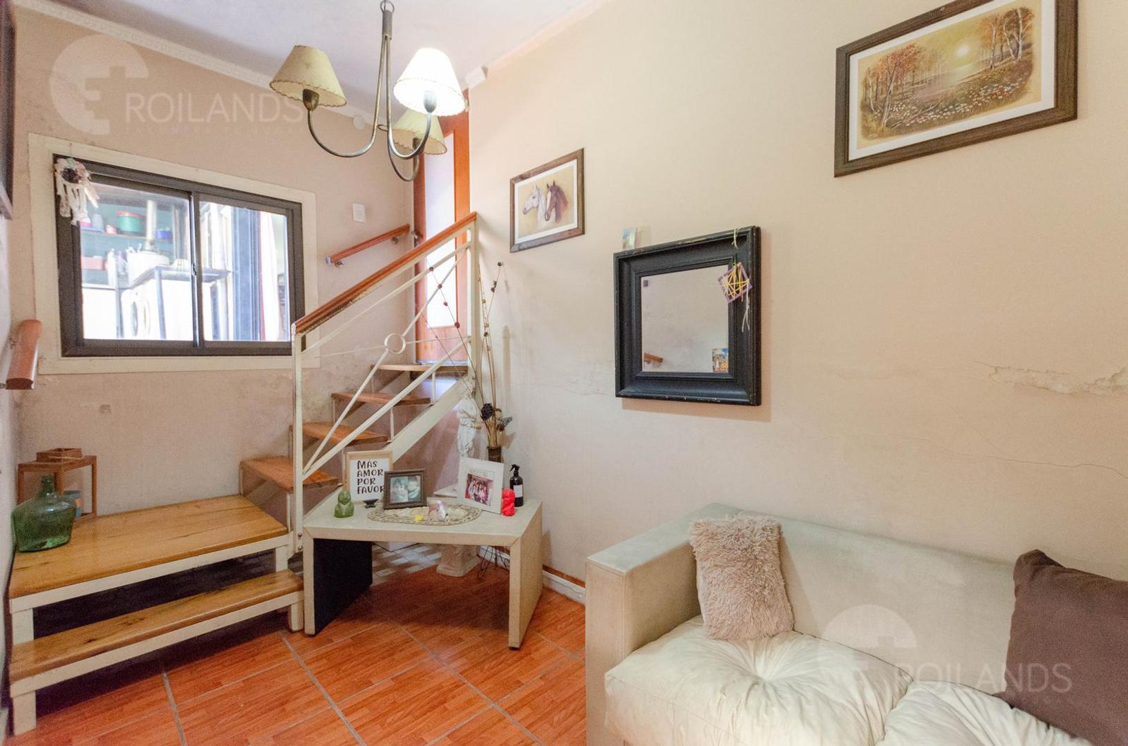 Casa 4 ambientes con 2 baños
