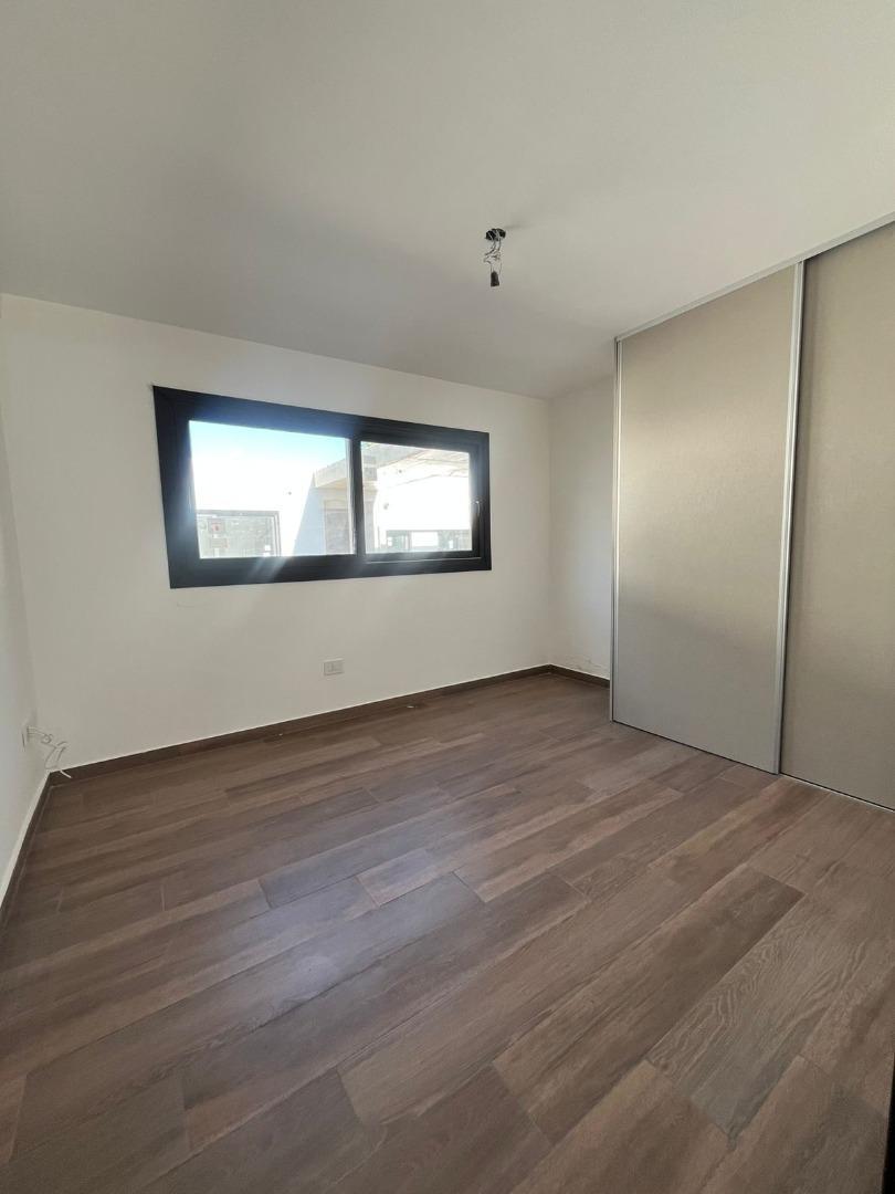 Departamento 4 ambientes Parque Leloir