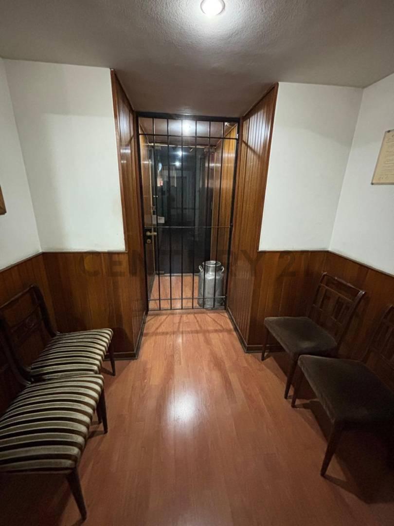 Esmeralda 700, Piso 0