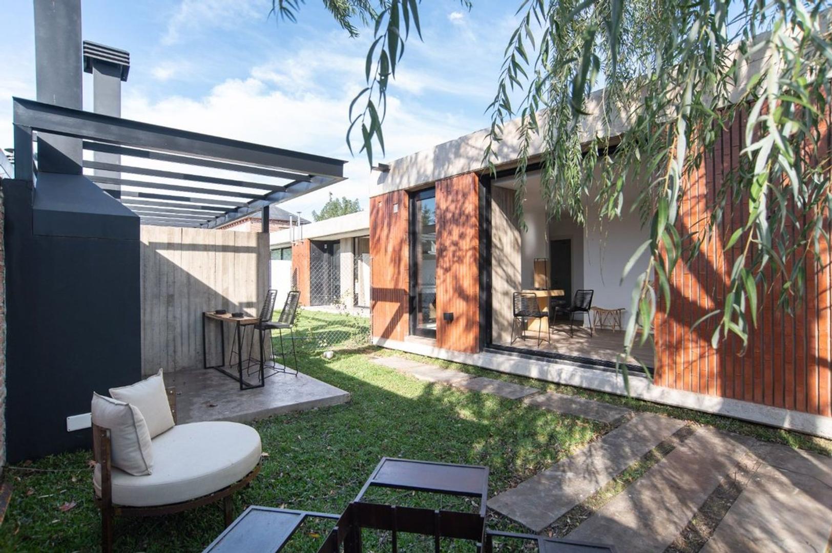 CASA EN VENTA CITY BELL A ESTRENAR 1 DORMITORIO