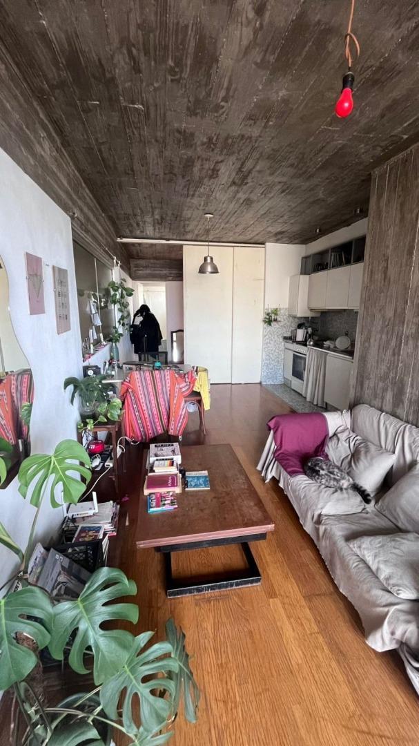 Suipacha 80 , Piso 3