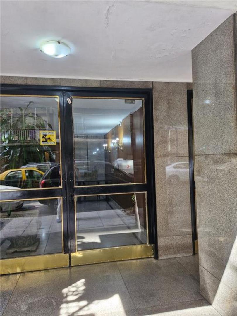 Pacheco de Melo 2000, Piso 5