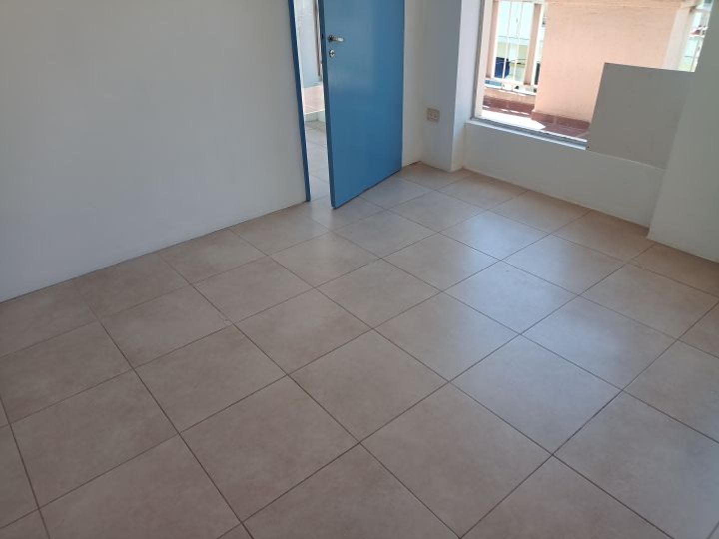 SAN JOSE 1672 , Piso 1