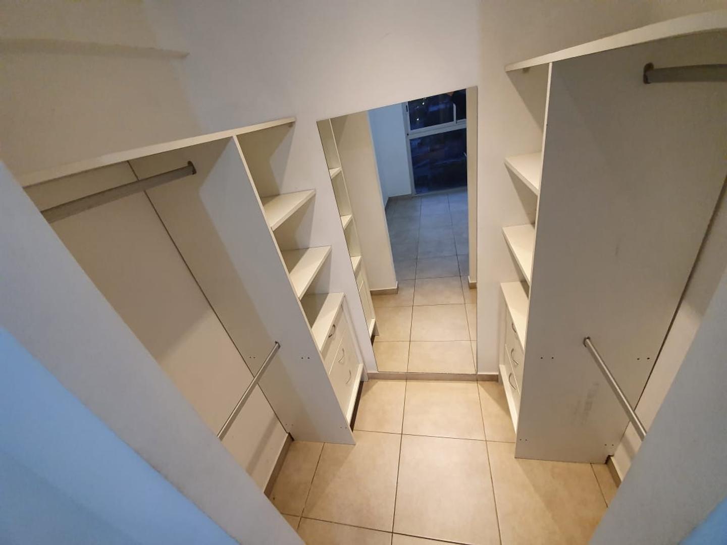 Departamento en Alquiler con 1 cocheras