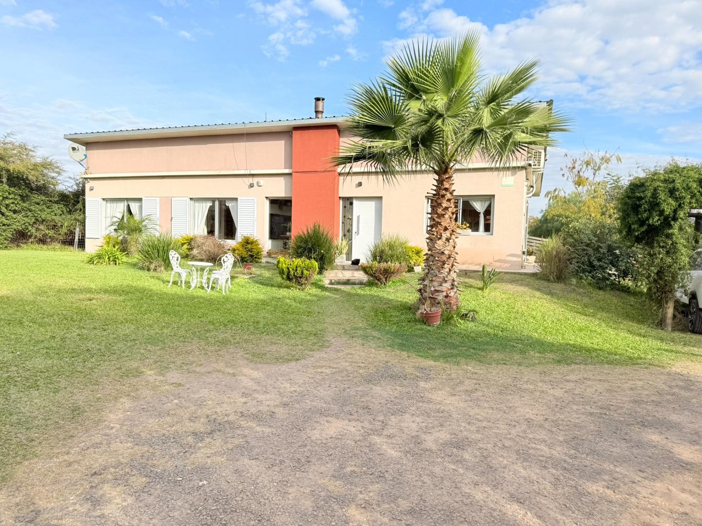 Casa Quinta en Venta – Amplio Terreno Parquizado
