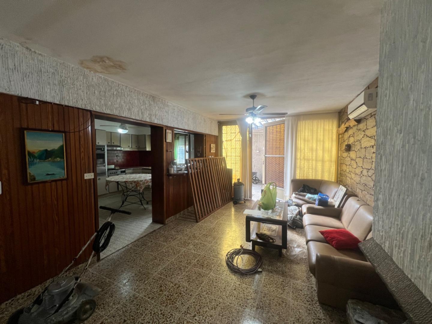 Casa de 4 Ambientes en Merlo