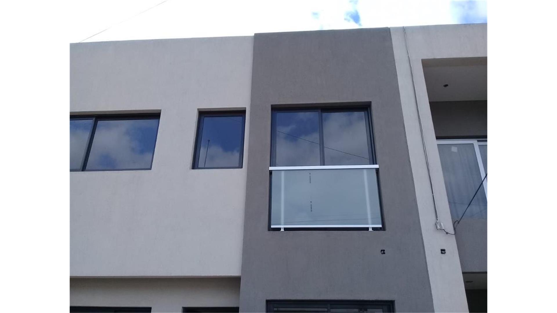 Depto Tipo Casa en Venta de 3 dormitorios