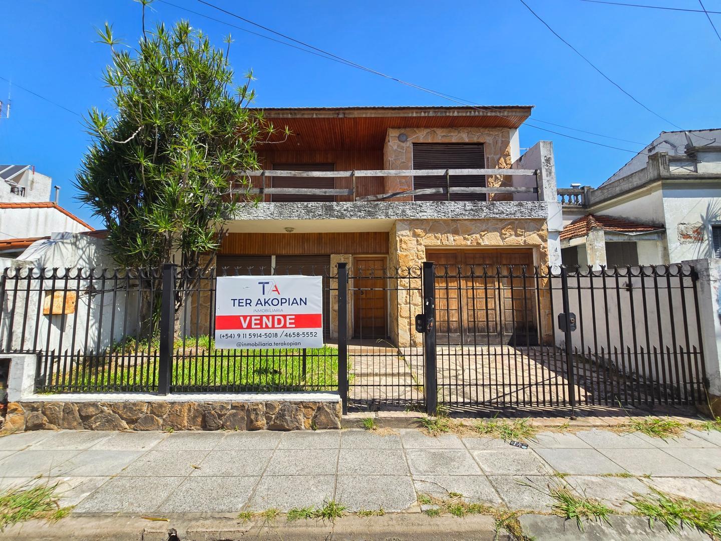 Chalet en Venta en Villa Sarmiento