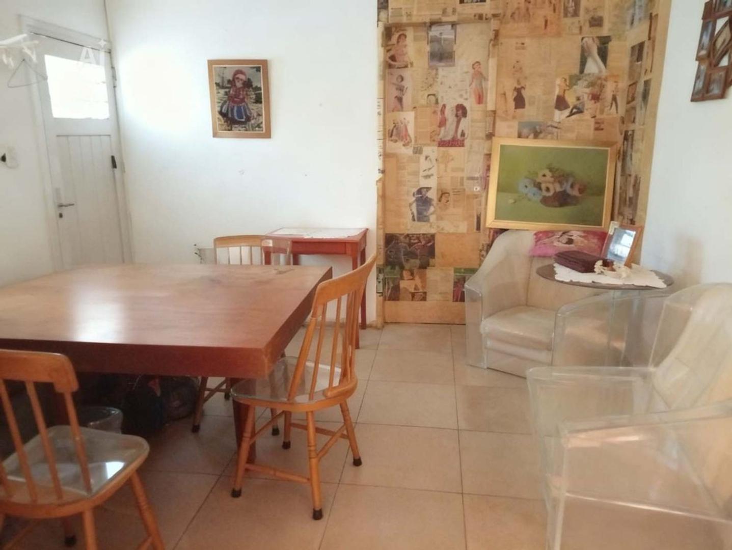 Casa 6 ambientes con 3 baños