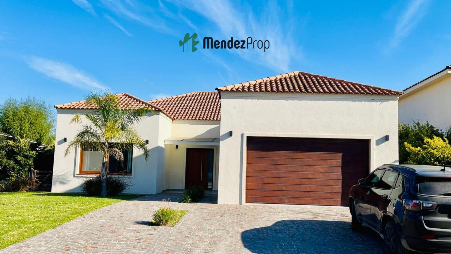 Casa en Venta con 6 cocheras