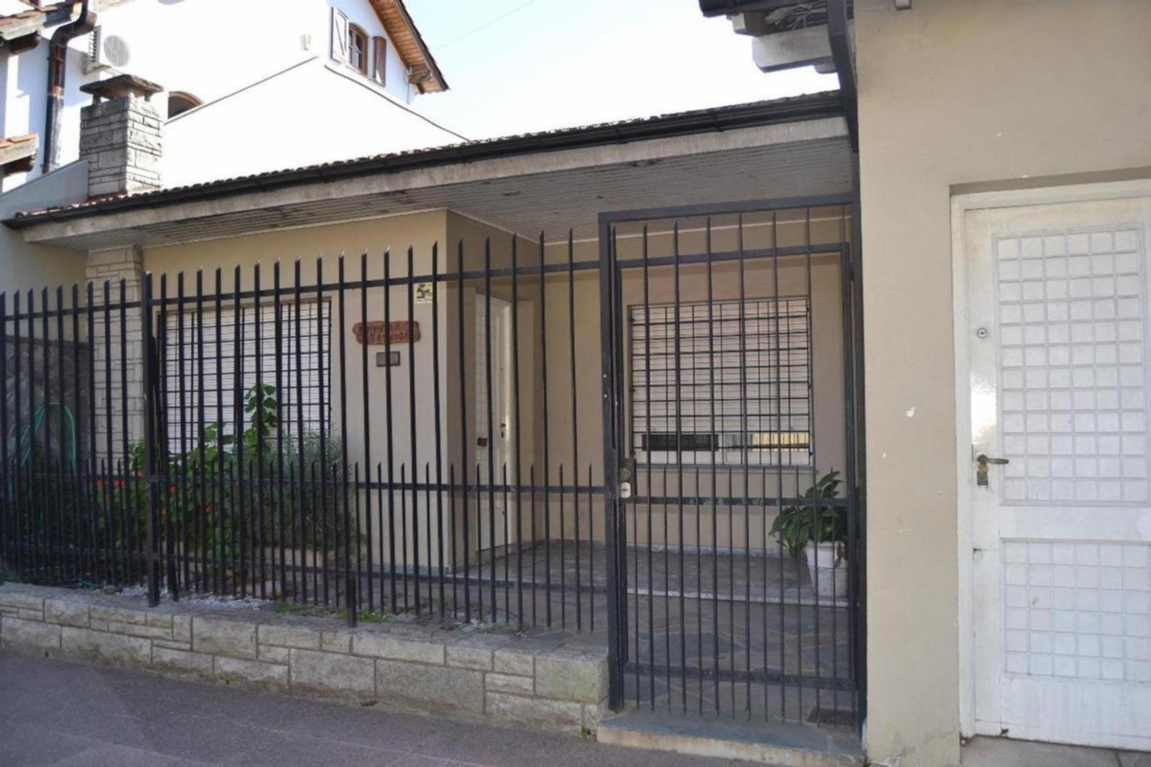 Casa En Venta En Villa Ballester De 6 Ambientes En Lote Prop