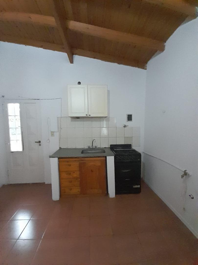 Departamento en Alquiler en Villa Santos Tesei, $ 400.000