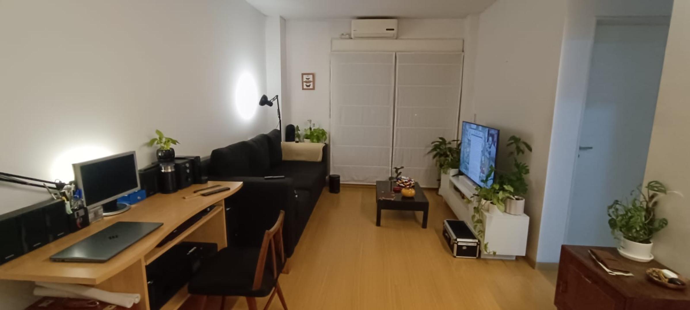 SEMIPISO. 2 AMB. C/BALCON CONTRAFRENTE