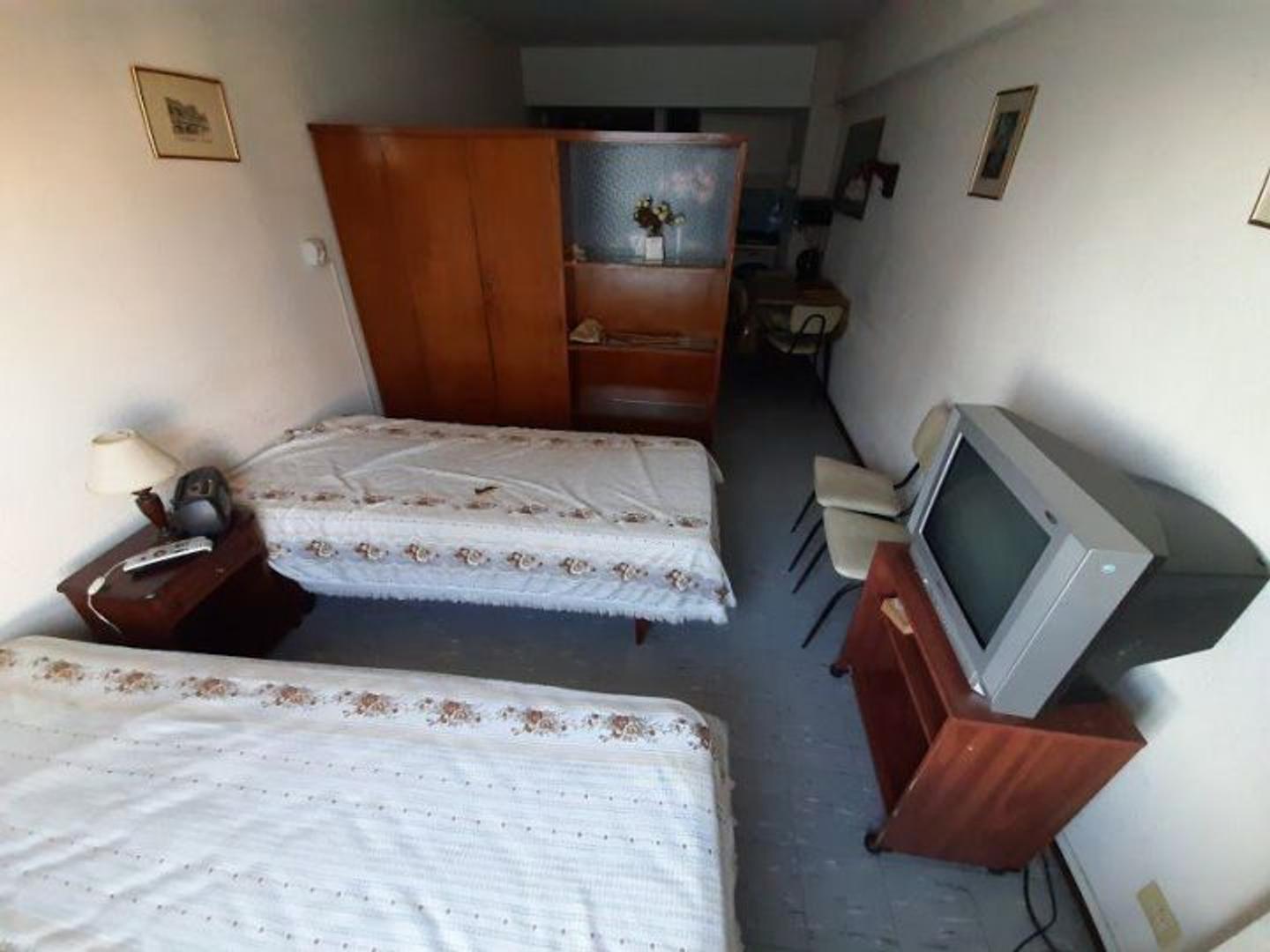 calle 23 623 , Piso 9