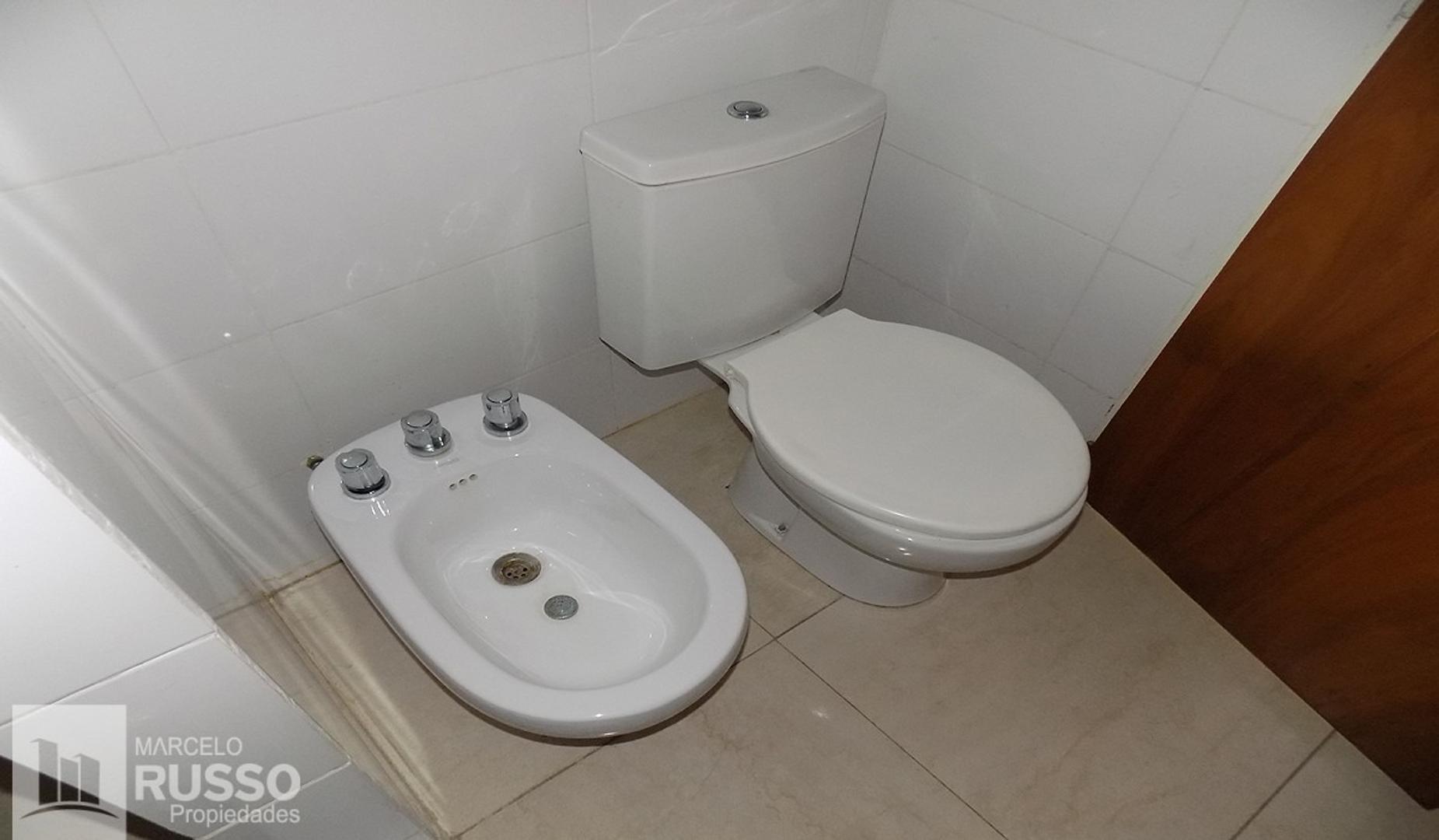 Depto Tipo Casa 3 ambientes con 2 baños
