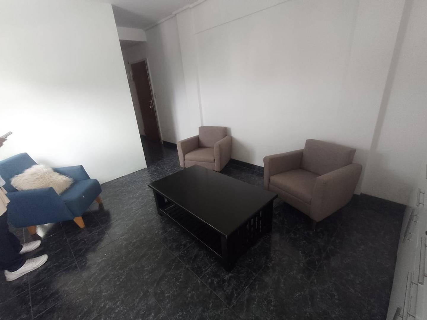 Montañeses 2100, Piso 7