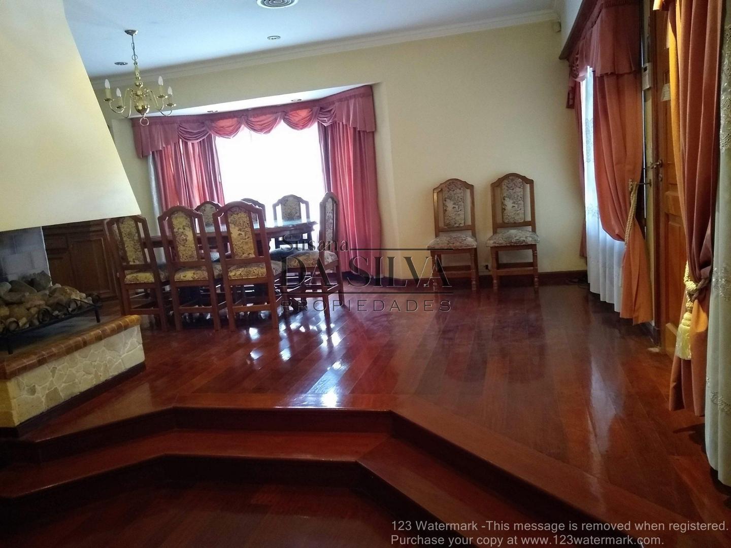 Precioso Chalet en Mariano Acosta céntrico!