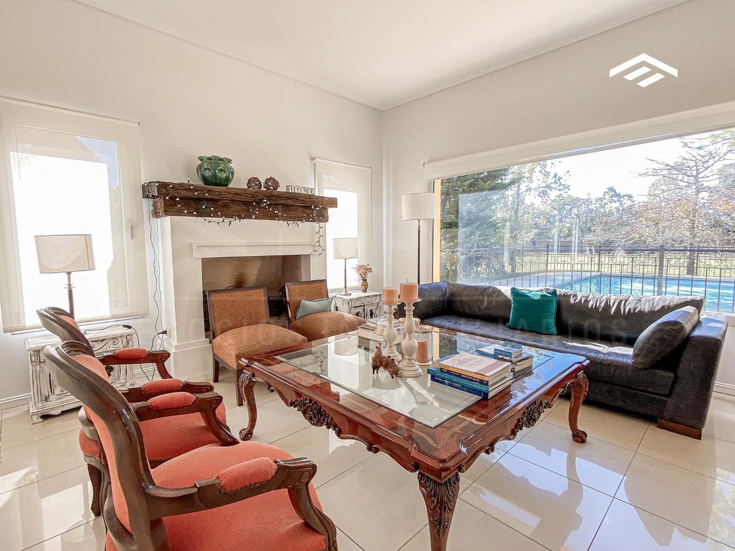 Casa 4 ambientes con 3 baños