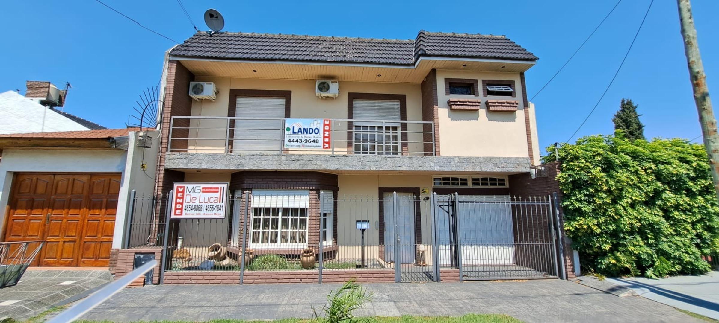 CHALET 5 AMBIENTES CON PILTE FONDO LIBRE Y AMPLIA COCHERA