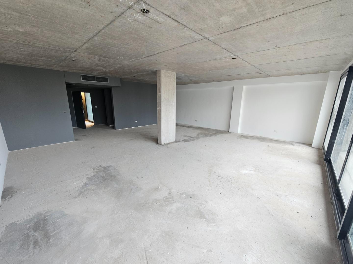 Oficina en Alquiler con 1 cochera