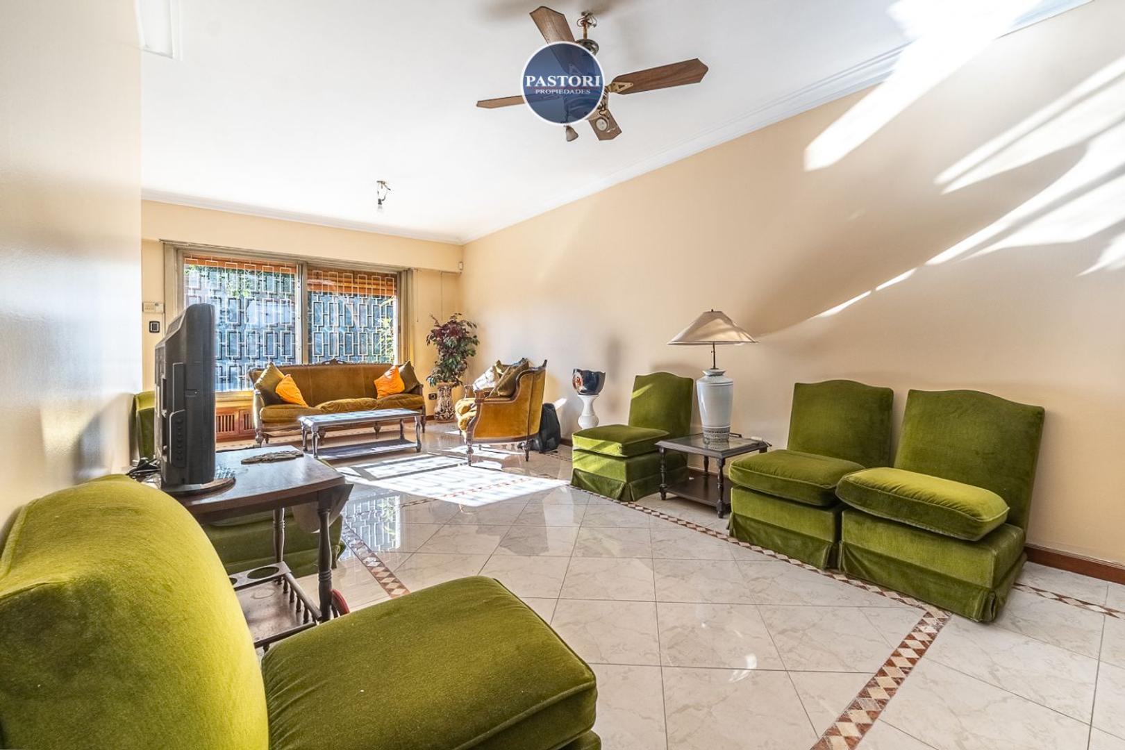 Casa 5 ambientes con 3 baños