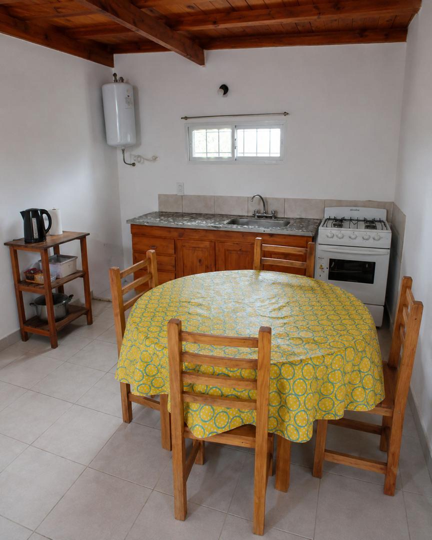 Casa 2 ambientes con 1 baño