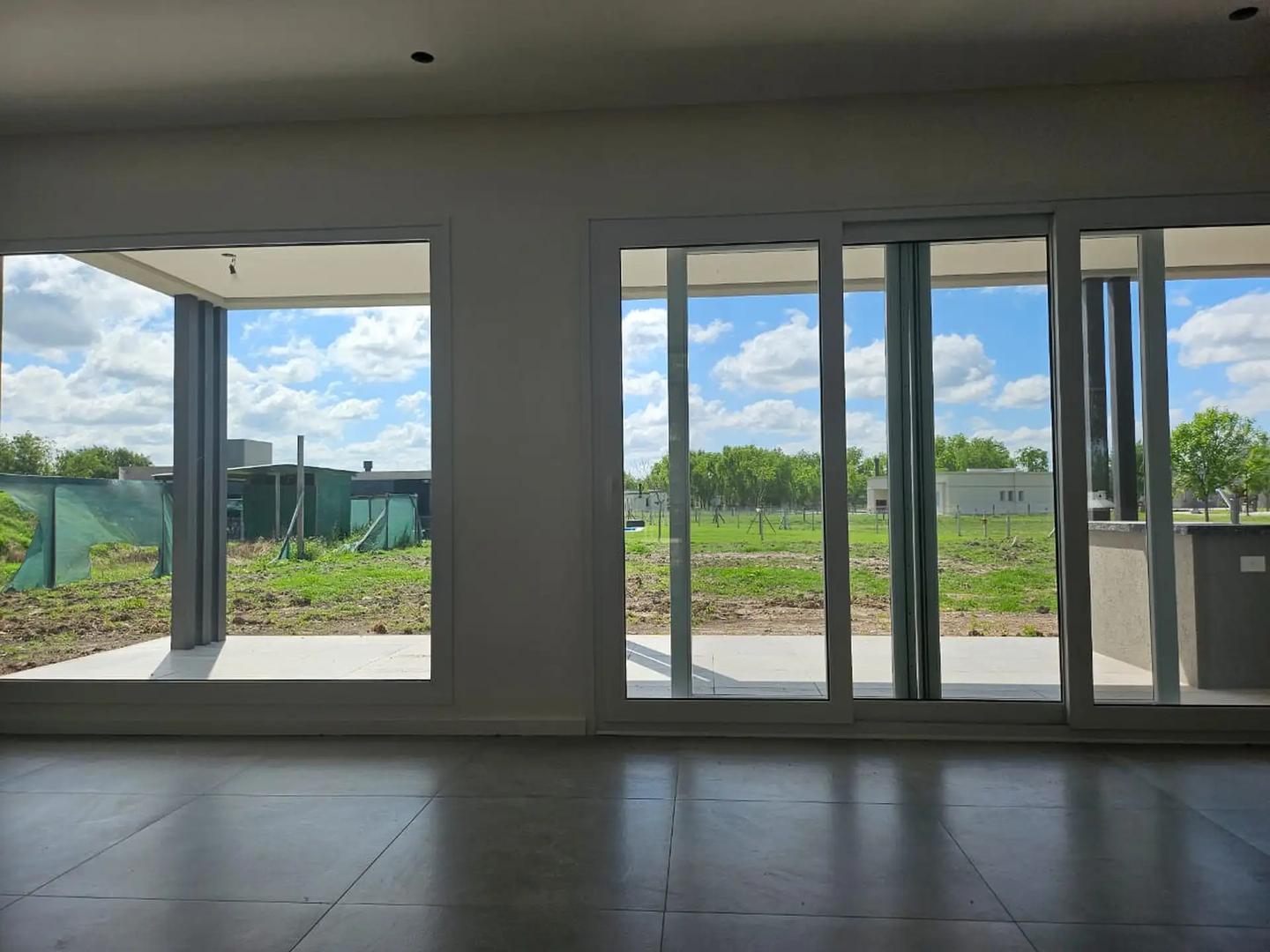 Casa en Venta en Haras Del Sur 3, USD 350.000