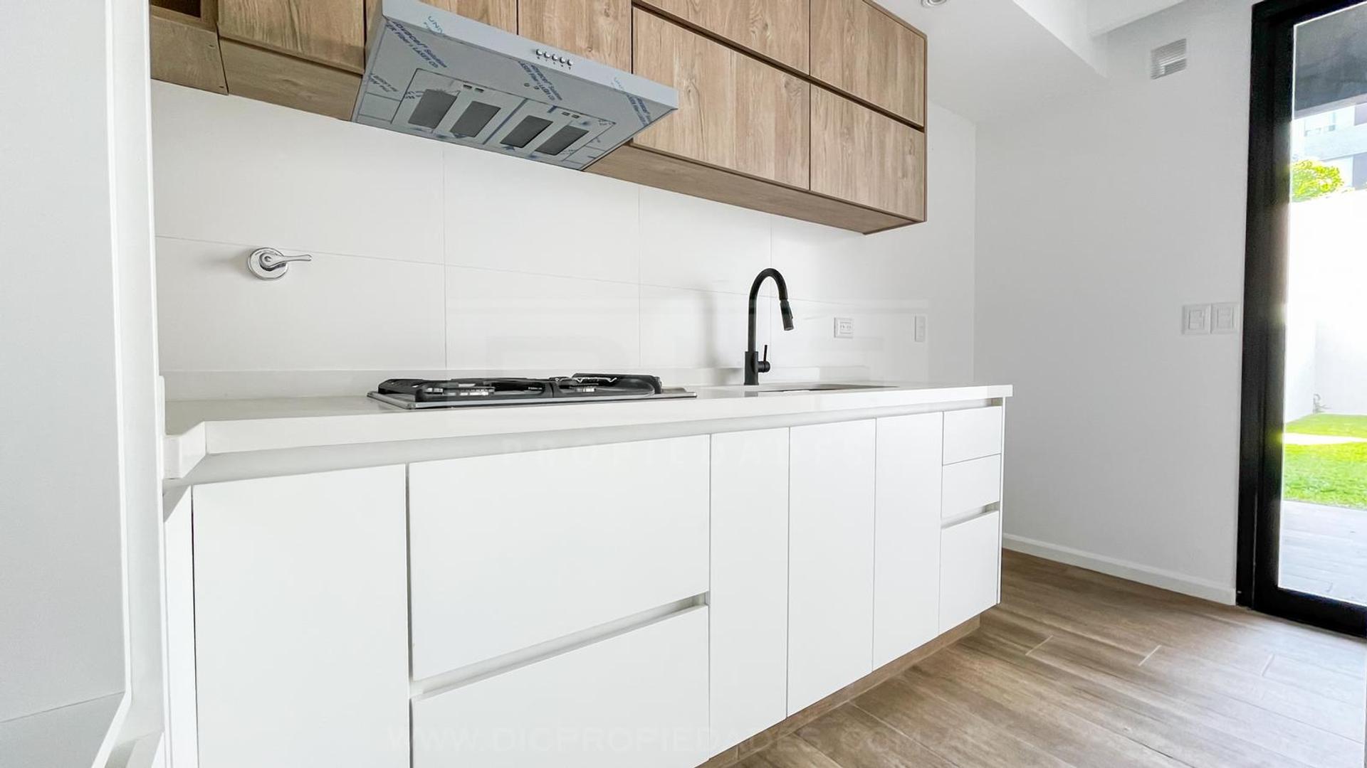 Casa 5 ambientes con 3 baños