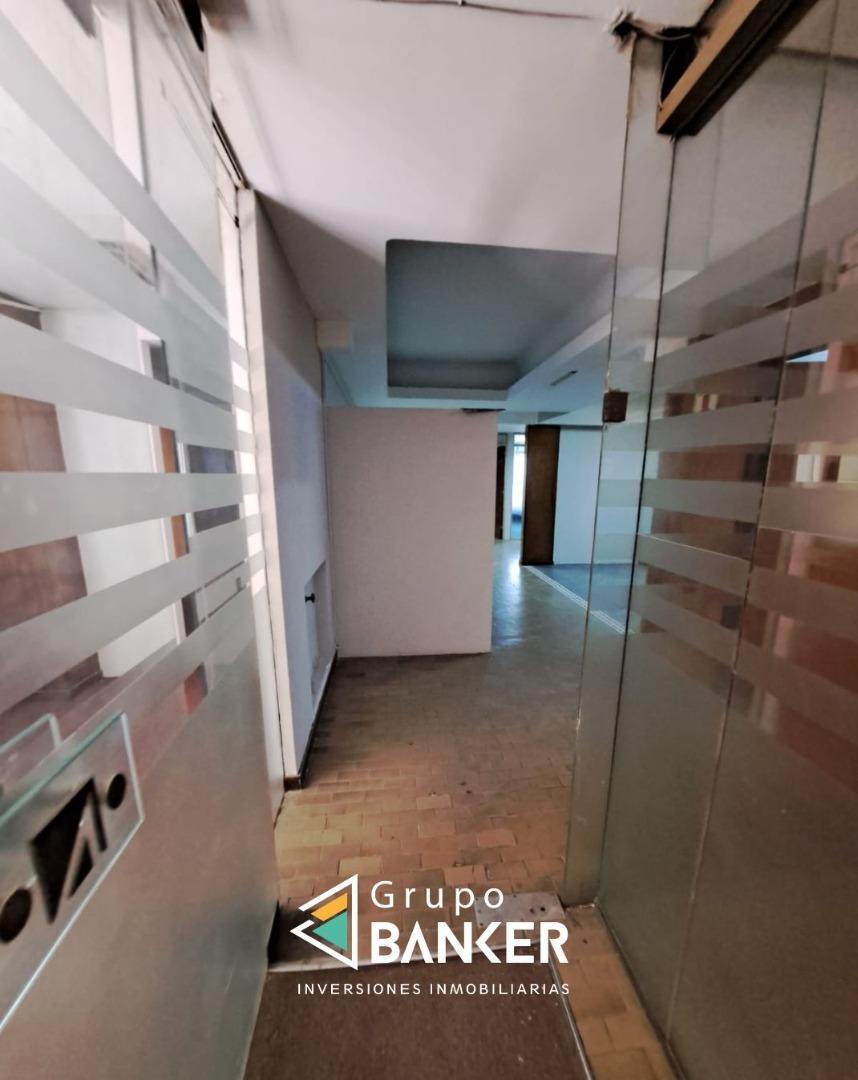 Avenida General Paz 100, Piso 1