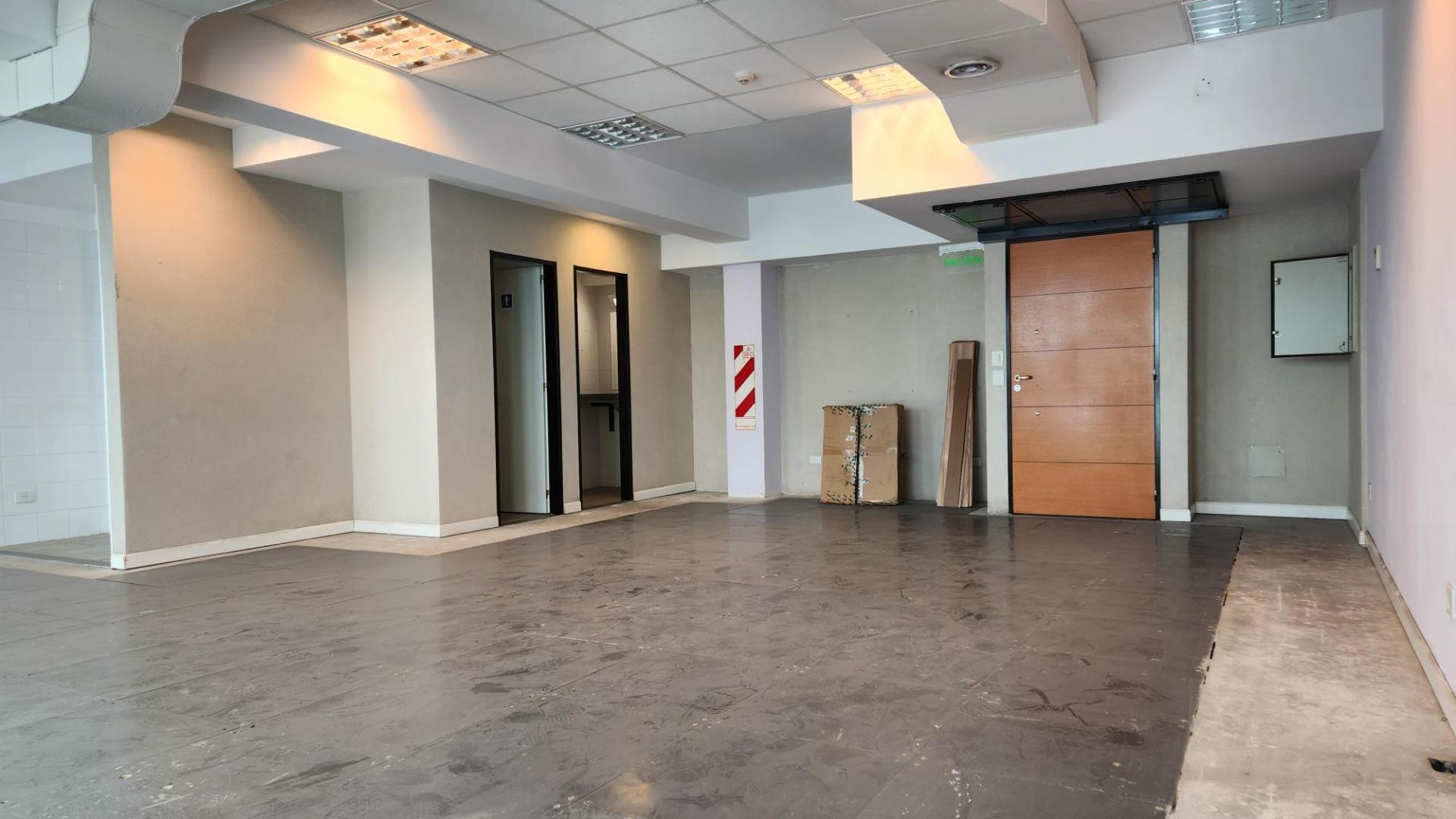 Tacuarí 100, Piso 2