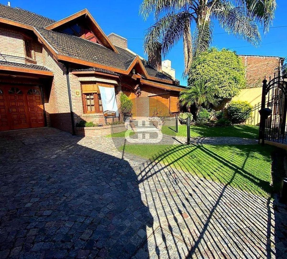 Casa 4 ambientes con 4 baños