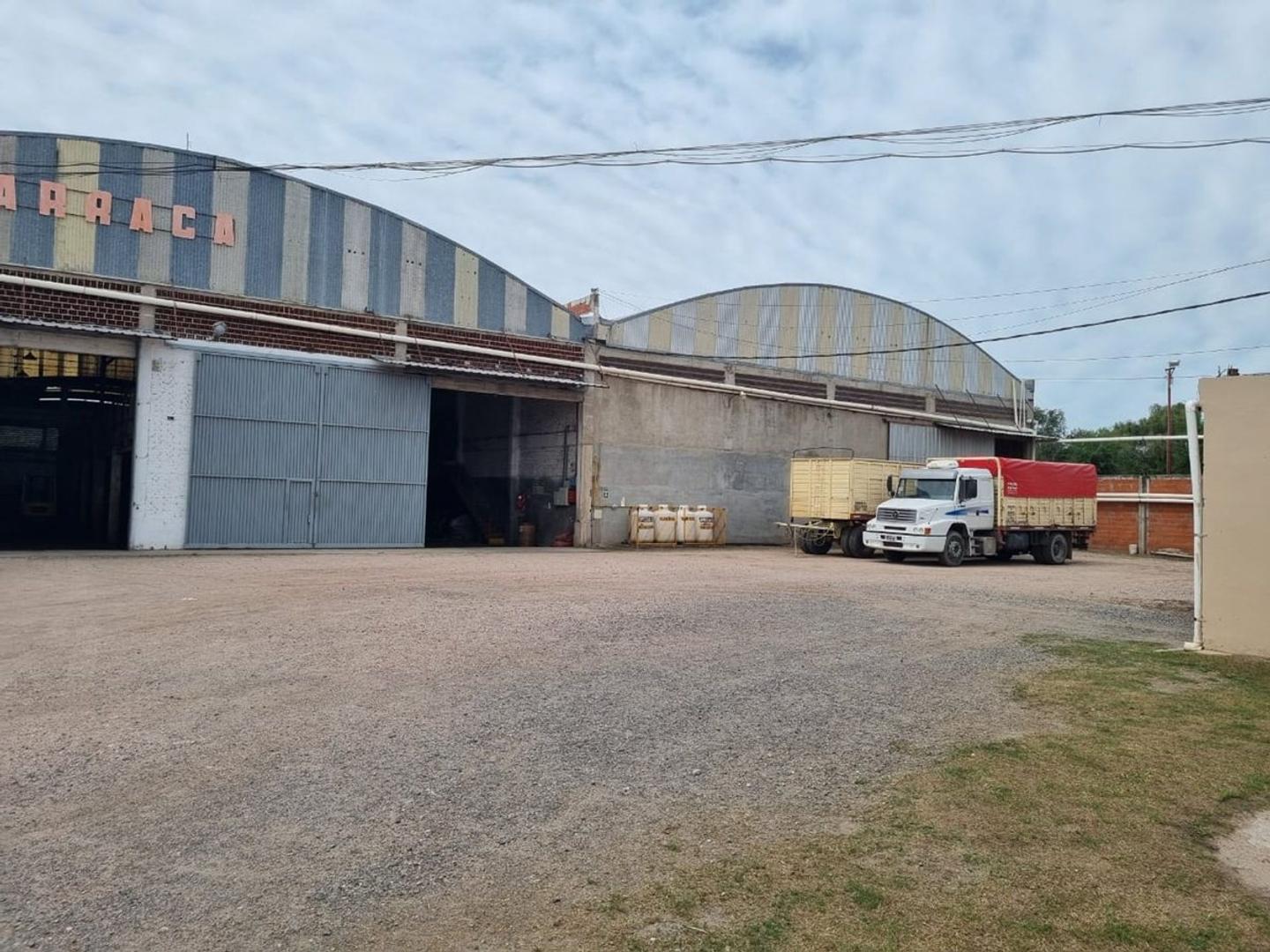 VENTA 3 GALPONES MÁS OFICINAS FRENTE DE RUTA 9