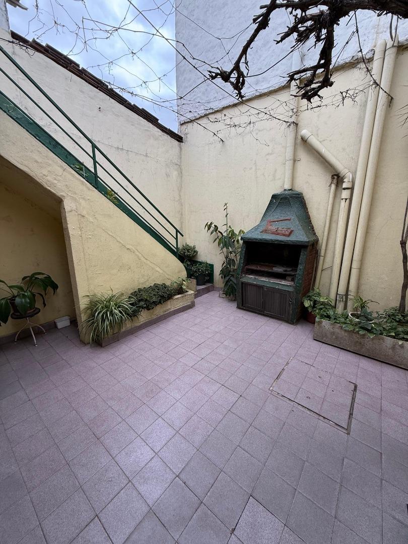 DOS CASAS 3 AMBIENTES Y TALLER