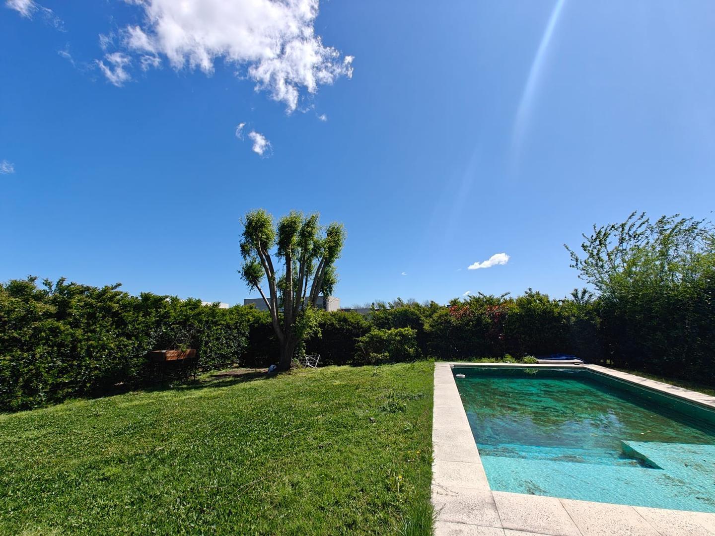 Casa en Venta en Pilar del Este - Santa Guadalupe, USD 183.000