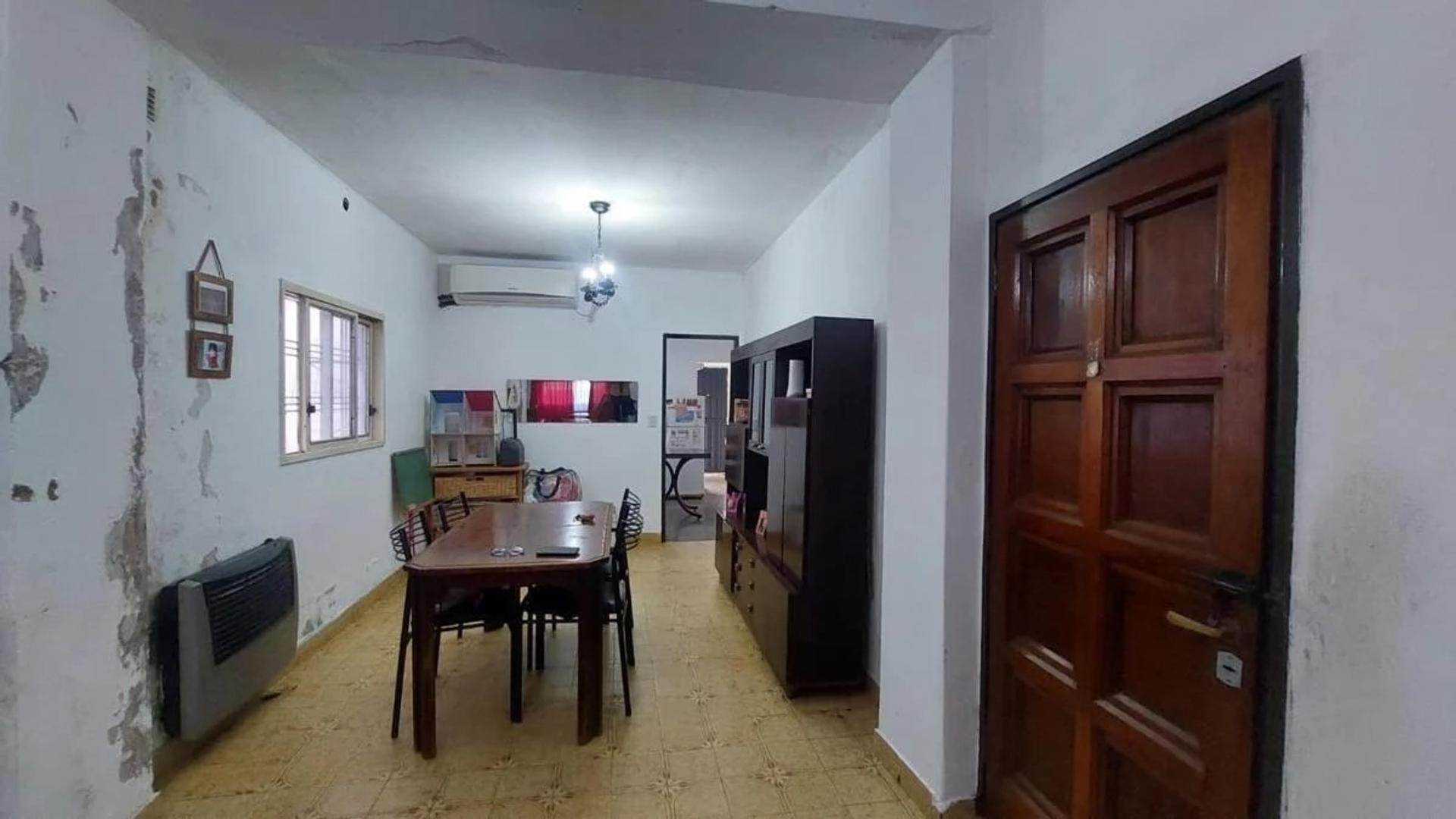 Casa 3 ambientes con 1 baño