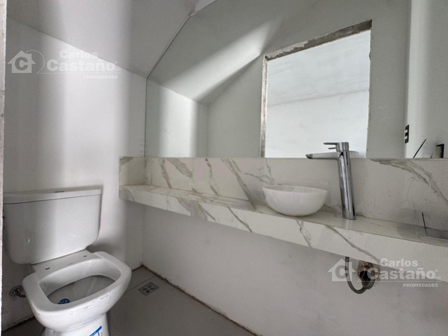 Casa 3 ambientes con 2 baños