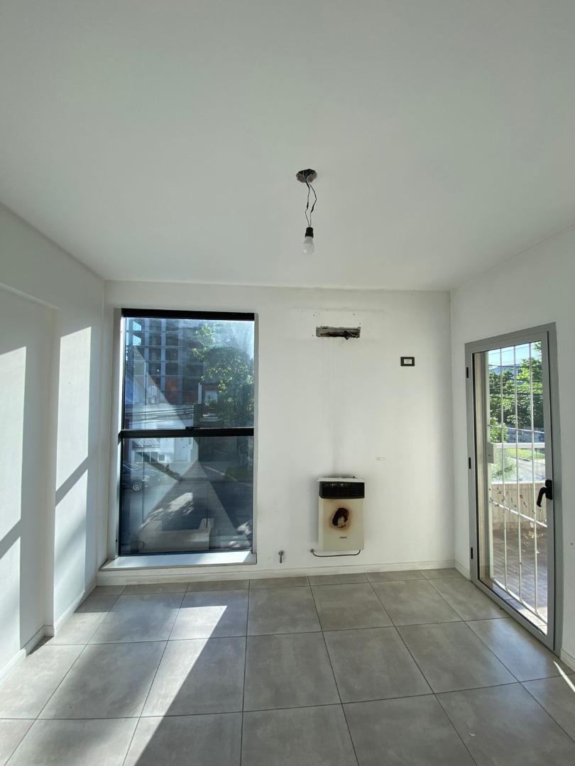 Departamento en Alquiler en Ituzaingo Norte, $ 880.000