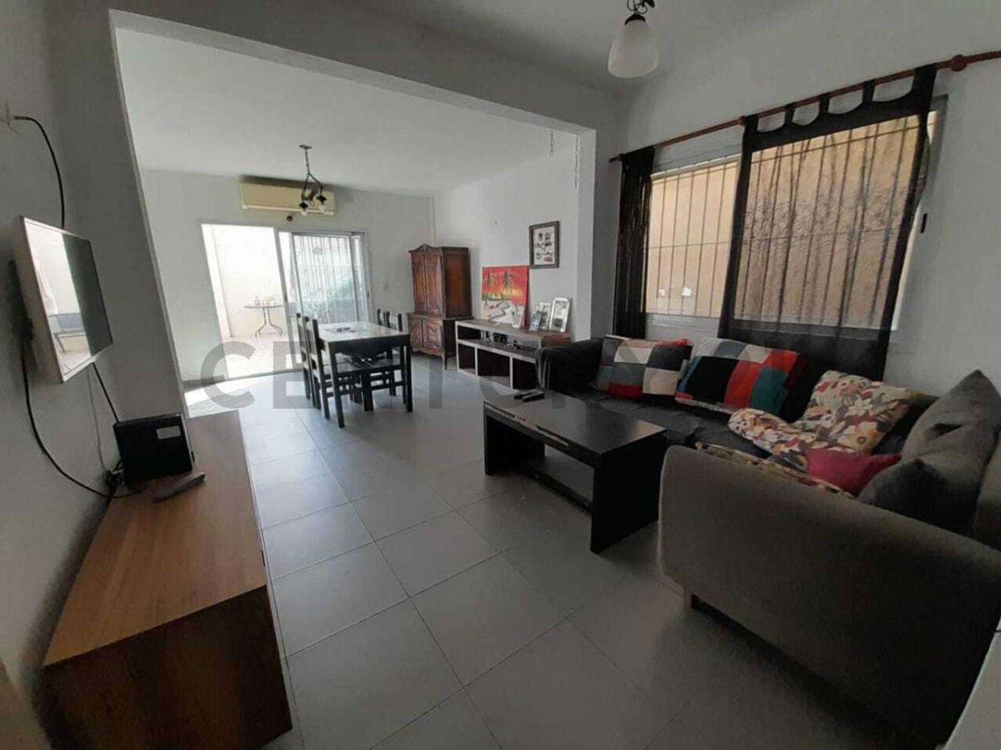 Casa 4 ambientes en venta Florida Oeste