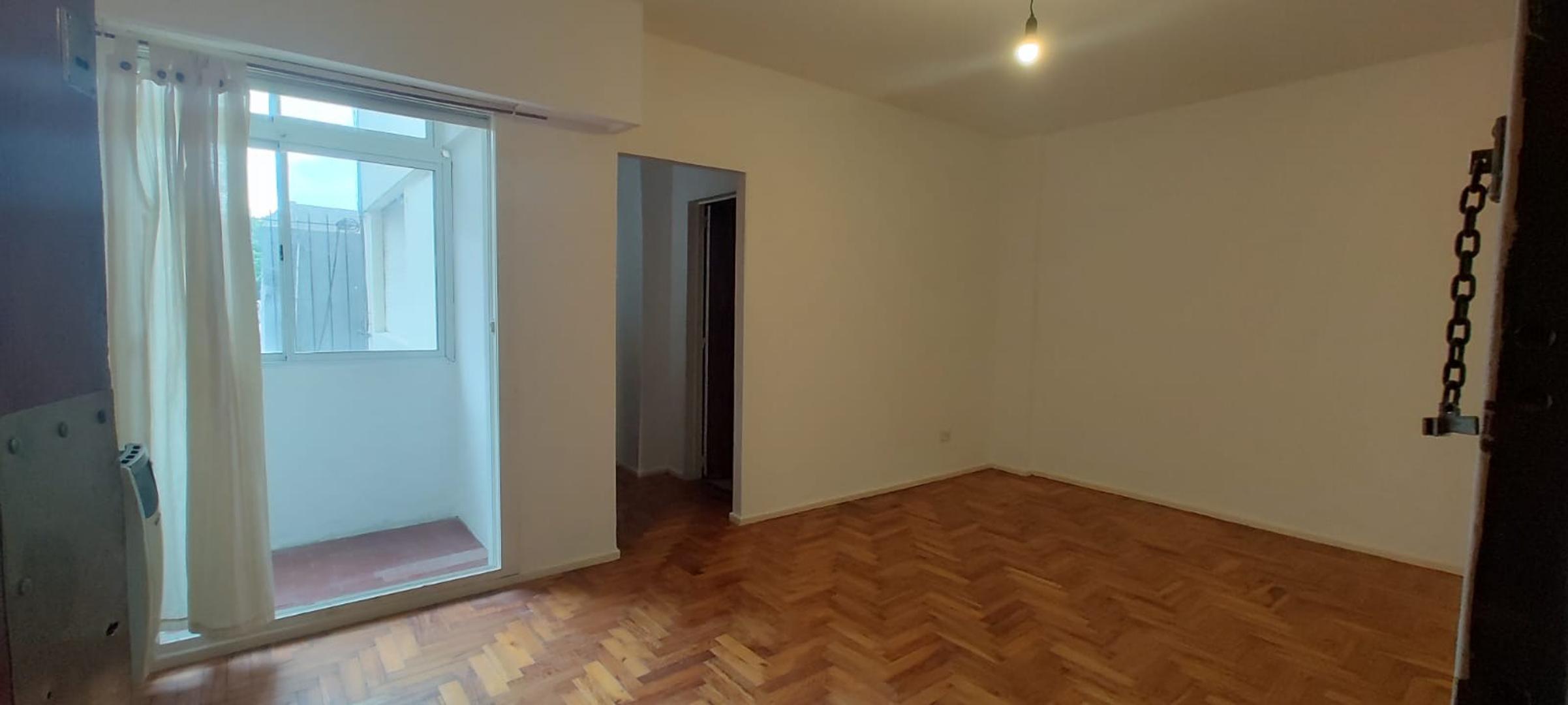 Martin J Haedo 1500, Piso 2