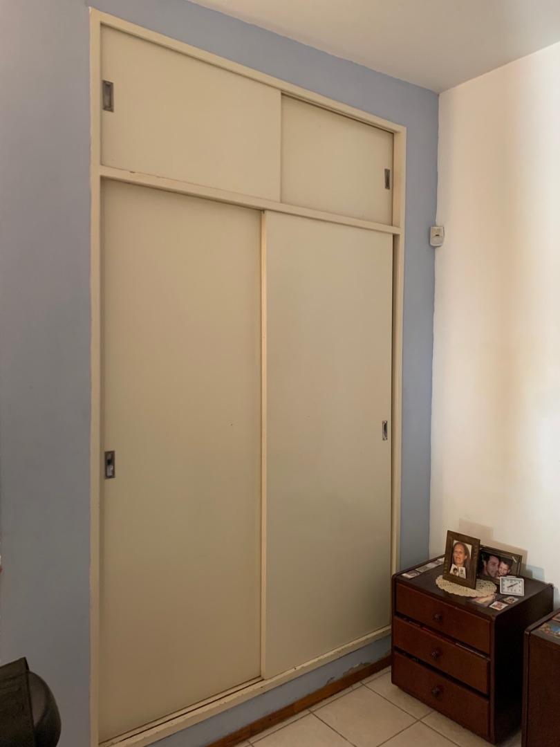 Venta Departamento de pasillo de dos dormitorios en Alberdi.