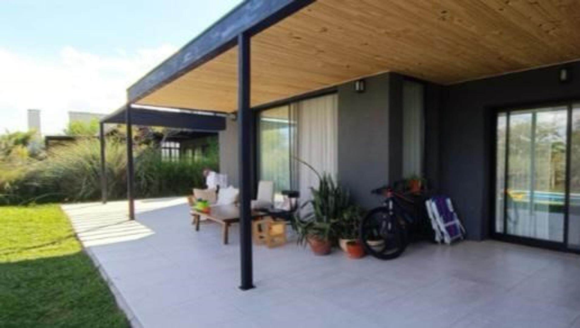 Casa 4 ambientes con 3 baños