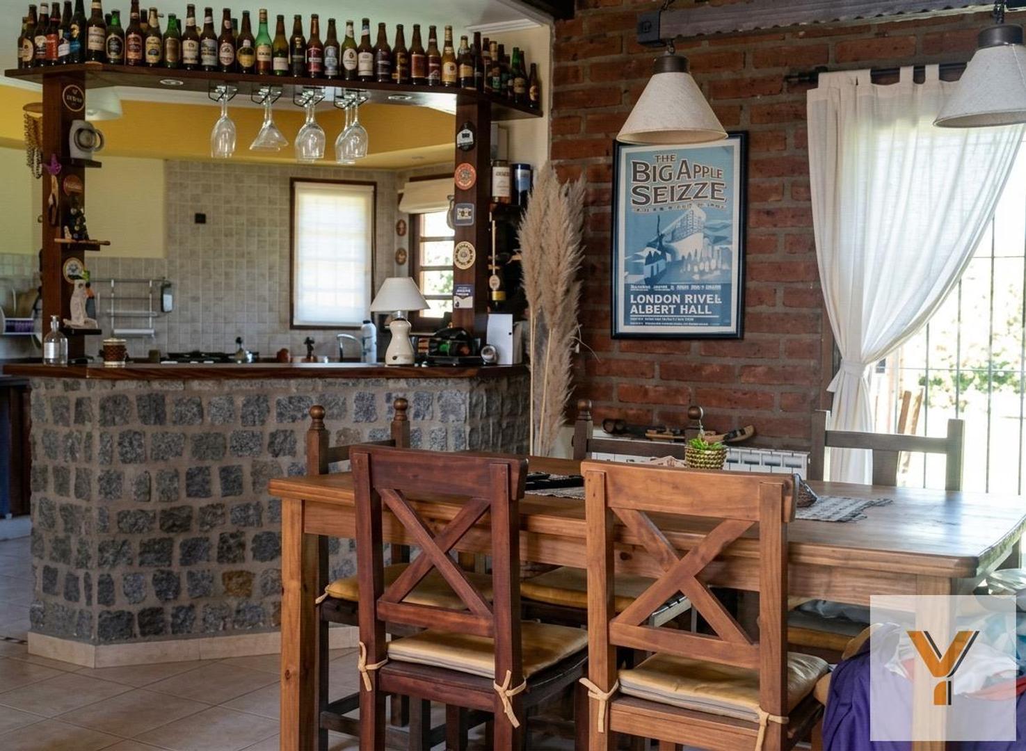 Casa en Venta - 2 Dormitorios 2 Baños - 220mts - Mar Del Plata