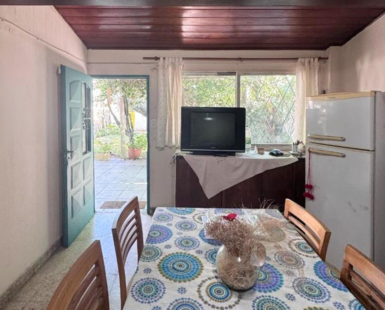 Casa 3 ambientes con 1 baño