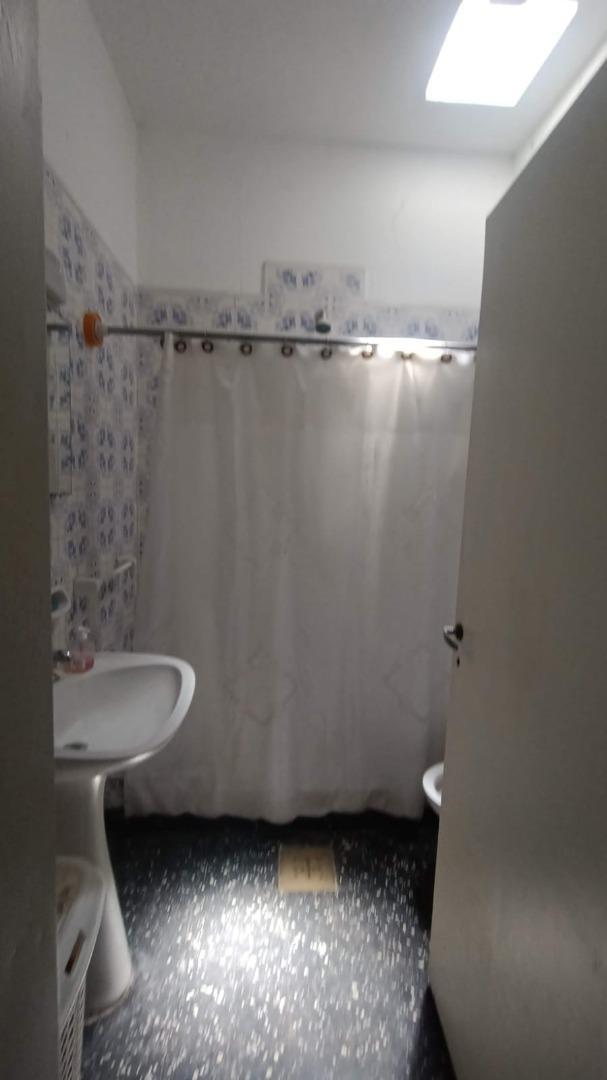 CASA A RECICLAR CON IMPORTANTE LOTE!